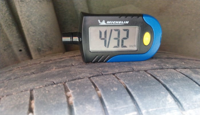 2016 Hyundai Elite i20 ASTA 1.4 CRDI (O), Diesel, Manual, 1,15,473 km, tyre