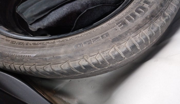 2016 Hyundai Elite i20 ASTA 1.4 CRDI (O), Diesel, Manual, 1,15,473 km, tyre