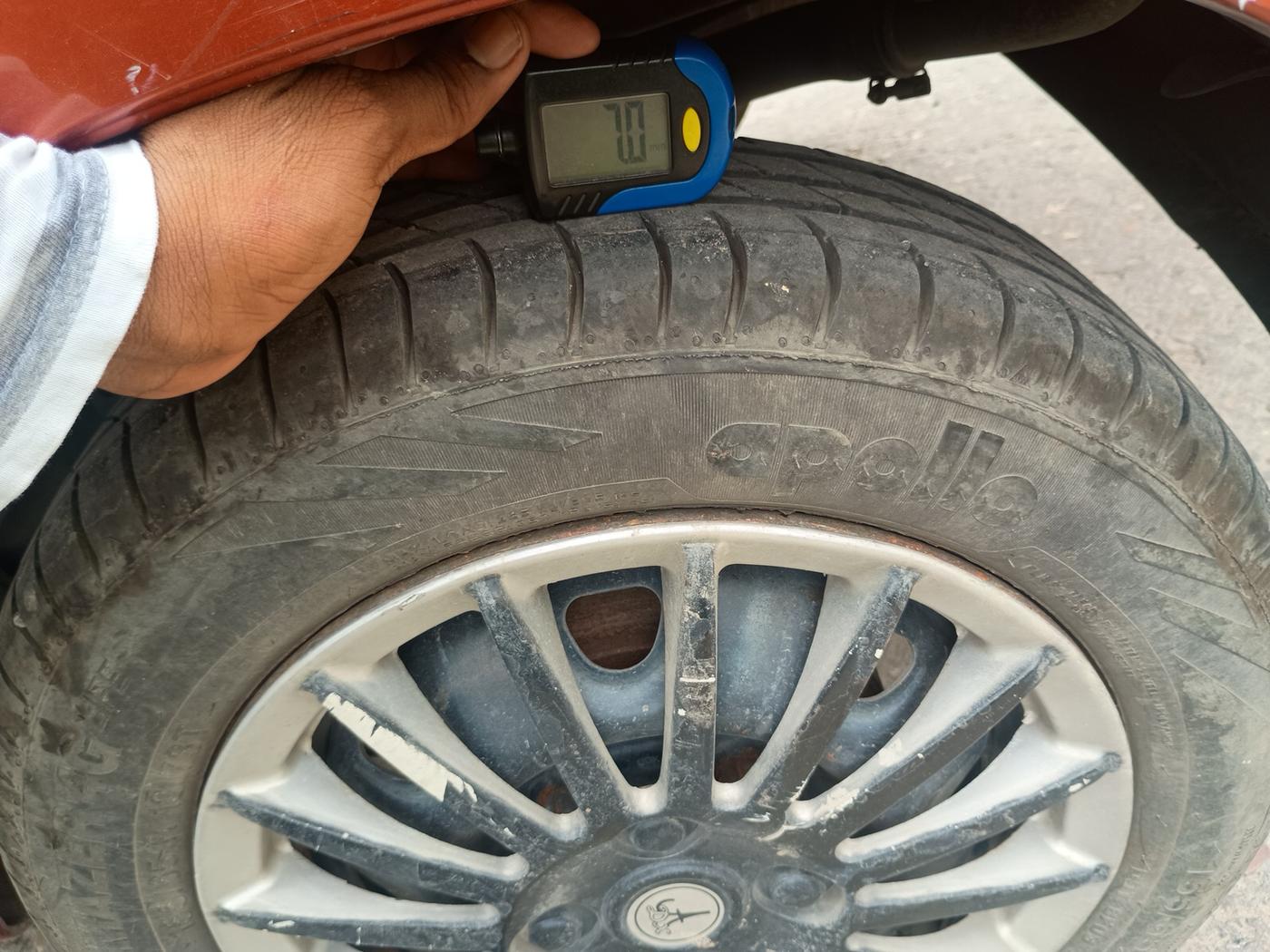 2011 Maruti Alto K10 VXI, Petrol, Manual, 1,40,325 km, tyre