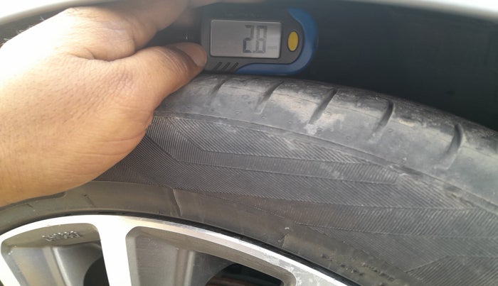 2019 Maruti Ciaz ALPHA  AT 1.5 SHVS PETROL, Petrol, Automatic, 72,493 km, tyre