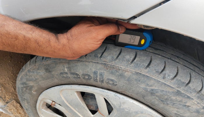 2011 Nissan Micra XE PETROL, Petrol, Manual, 1,47,201 km, tyre