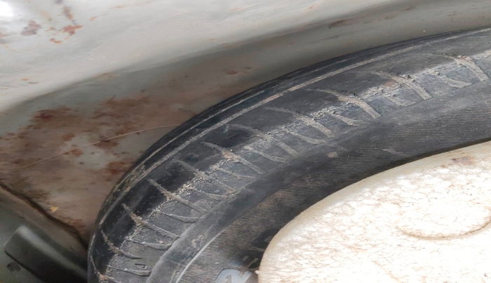 2011 Nissan Micra XE PETROL, Petrol, Manual, 1,47,201 km, tyre