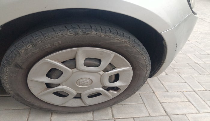 2017 Maruti IGNIS DELTA 1.2, Petrol, Manual, 80,711 km, tyre