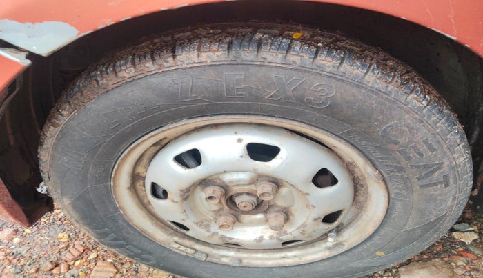 2011 Hyundai i10 MAGNA 1.2, Petrol, Manual, 72,909 km, tyre