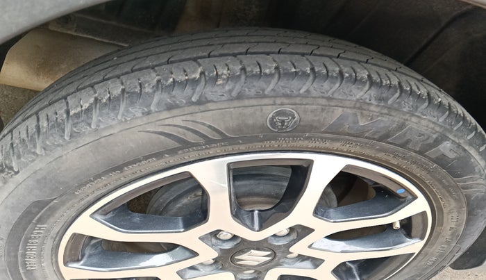 2022 Maruti XL6 ALPHA PLUS MT, Petrol, Manual, 23,436 km, tyre