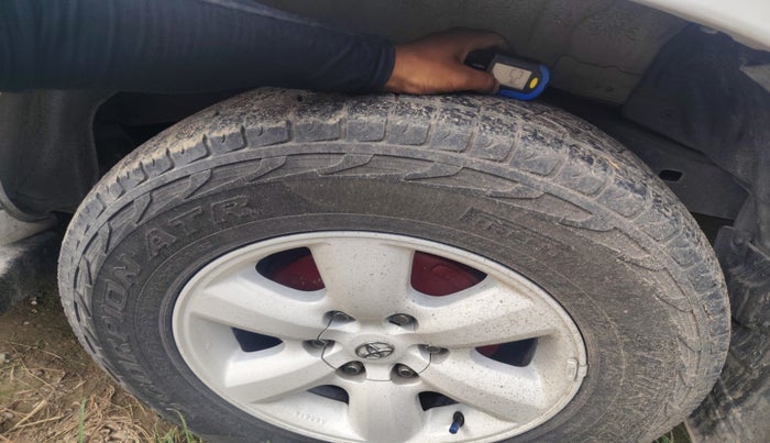 2011 Toyota Fortuner 3.0 4X4 MT, Diesel, Manual, 1,44,639 km, tyre