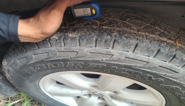 2011 Toyota Fortuner 3.0 4X4 MT, Diesel, Manual, 1,44,639 km, tyre