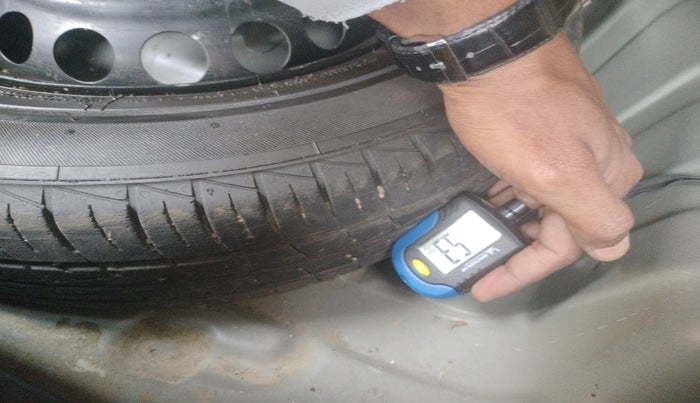 2020 Maruti Alto VXI, Petrol, Manual, 27,553 km, tyre