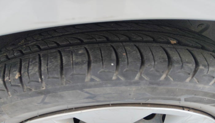 2015 Hyundai Xcent S 1.2, Petrol, Manual, 87,605 km, tyre