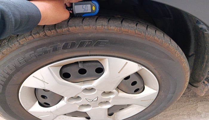 2022 Mahindra XUV300 W6 1.5 DIESEL AMT, Diesel, Automatic, 33,996 km, tyre