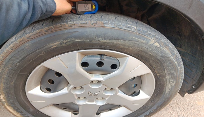 2022 Mahindra XUV300 W6 1.5 DIESEL AMT, Diesel, Automatic, 33,996 km, tyre