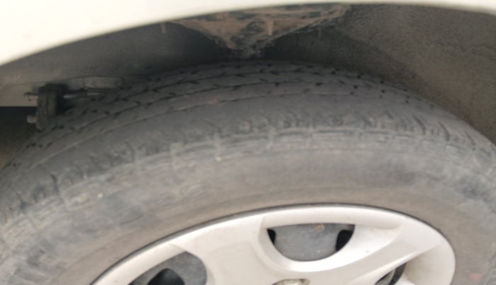 2010 Hyundai Accent EXECUTIVE, Petrol, Manual, 33,950 km, tyre
