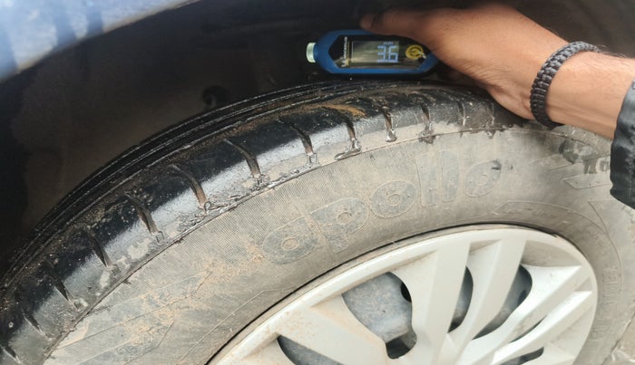 2021 Maruti Dzire VXI, Petrol, Manual, 87,848 km, tyre