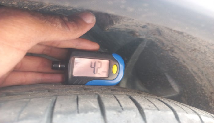 2020 Ford FREESTYLE TITANIUM 1.2 PETROL, Petrol, Manual, 29,092 km, tyre