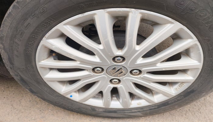 2022 Maruti Dzire ZXI CNG, Petrol, Manual, 72,021 km, tyre