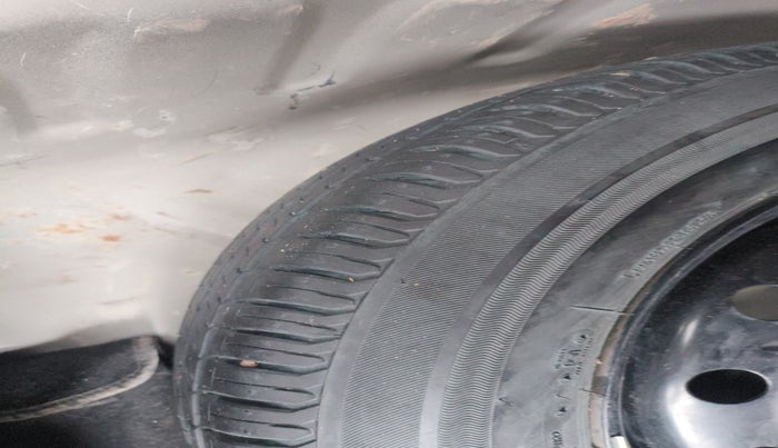 2022 Maruti Dzire ZXI CNG, Petrol, Manual, 72,021 km, tyre