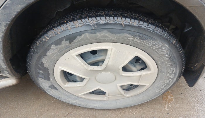 2016 Mahindra XUV500 W6 1.99, Diesel, Manual, 1,25,576 km, tyre