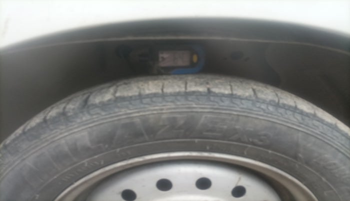 2017 Maruti Wagon R 1.0 LXI CNG, Petrol, Manual, 44,429 km, tyre