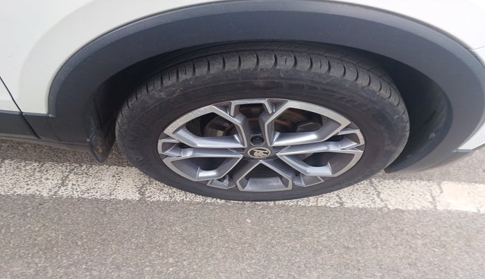 2022 Skoda KUSHAQ STYLE 1.0L TSI AT (6 AIRBAGS), Petrol, Automatic, 15,708 km, tyre