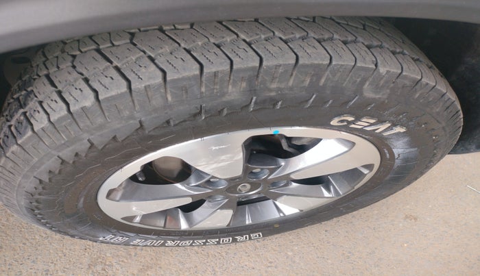 2019 Mahindra ALTURAS G4 4WD AT, Diesel, Automatic, 1,64,026 km, tyre