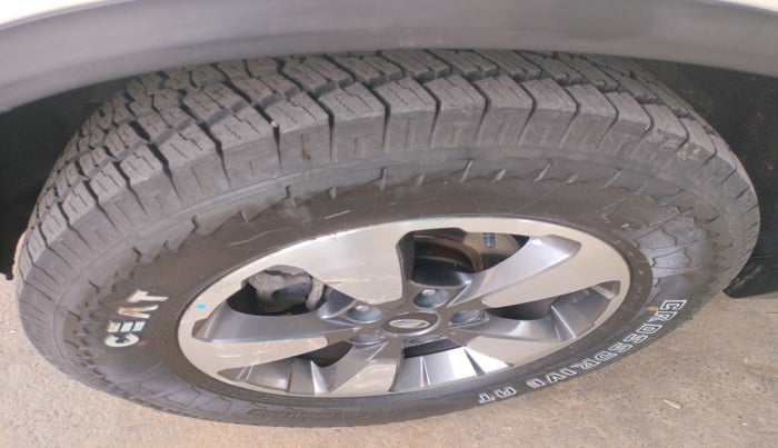 2019 Mahindra ALTURAS G4 4WD AT, Diesel, Automatic, 1,64,026 km, tyre