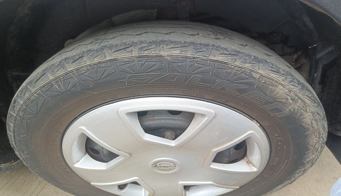 2014 Mahindra XUV500 W6, Diesel, Manual, 99,722 km, tyre