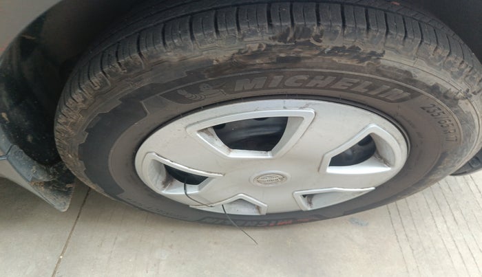 2014 Mahindra XUV500 W6, Diesel, Manual, 99,722 km, tyre