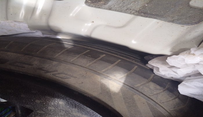 2019 Mahindra XUV300 W4 1.2 PETROL, Petrol, Manual, 60,434 km, tyre
