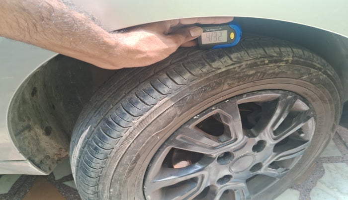 2016 Tata Tiago XZ PETROL, Petrol, Manual, 1,08,570 km, tyre