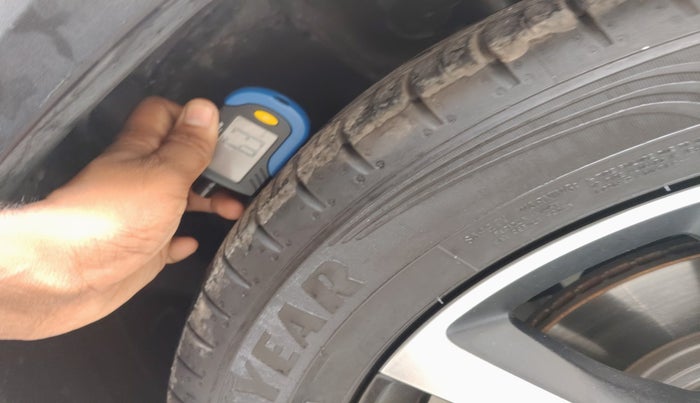 2024 MG HECTOR PLUS SHARP PRO 1.5 PETROL TURBO CVT 7 STR, Petrol, Automatic, 8,745 km, tyre