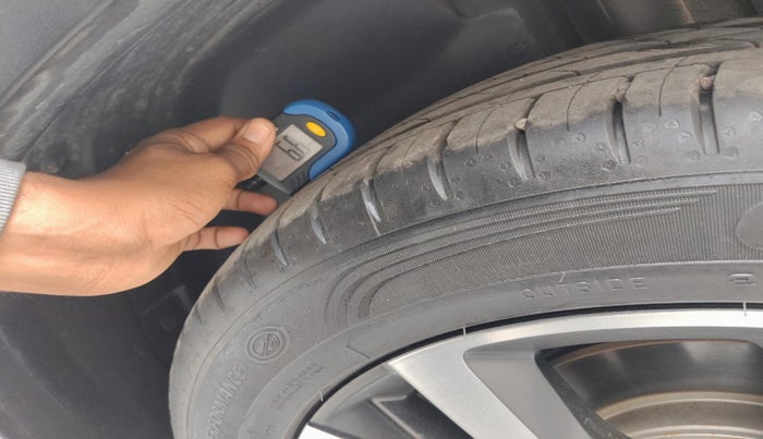 2024 MG HECTOR PLUS SHARP PRO 1.5 PETROL TURBO CVT 7 STR, Petrol, Automatic, 8,745 km, tyre