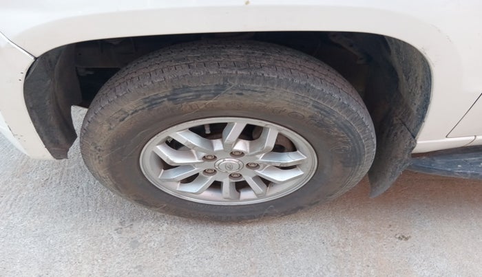 2015 Mahindra TUV300 T8, Diesel, Manual, 74,611 km, tyre