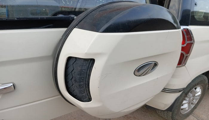 2015 Mahindra TUV300 T8, Diesel, Manual, 74,611 km, tyre
