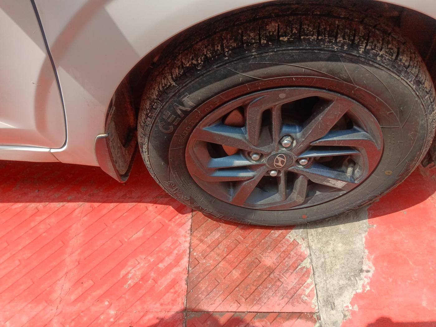 2021 Hyundai GRAND I10 NIOS SPORTZ AMT 1.2 KAPPA VTVT, Petrol, Automatic, 35,358 km, tyre