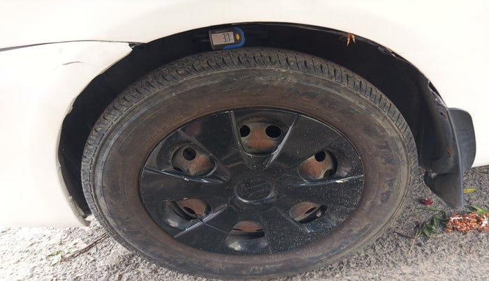 2012 Toyota Etios GD, Diesel, Manual, 1,23,372 km, tyre