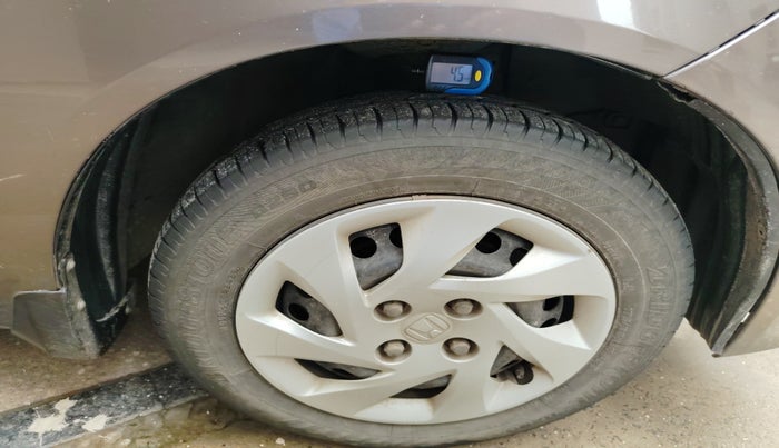 2015 Honda Amaze 1.5L I-DTEC SX, Diesel, Manual, 1,51,635 km, tyre