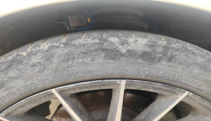 2011 Mercedes Benz C Class 	250 CDI ELEGANCE AT, Diesel, Automatic, 1,03,555 km, tyre