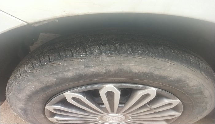 2015 Maruti Swift VDI, Diesel, Manual, 1,56,354 km, tyre