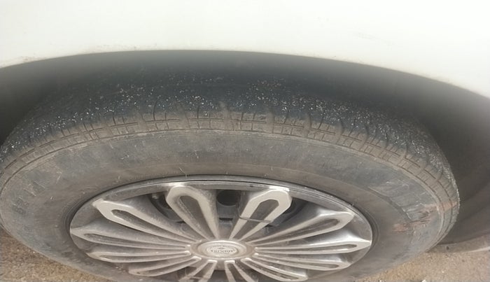 2015 Maruti Swift VDI, Diesel, Manual, 1,56,354 km, tyre