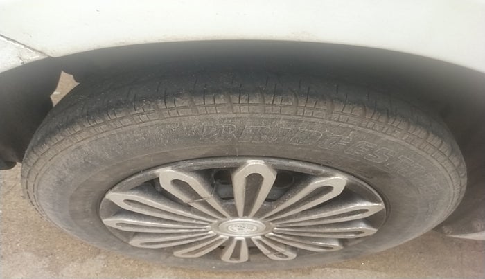 2015 Maruti Swift VDI, Diesel, Manual, 1,56,354 km, tyre