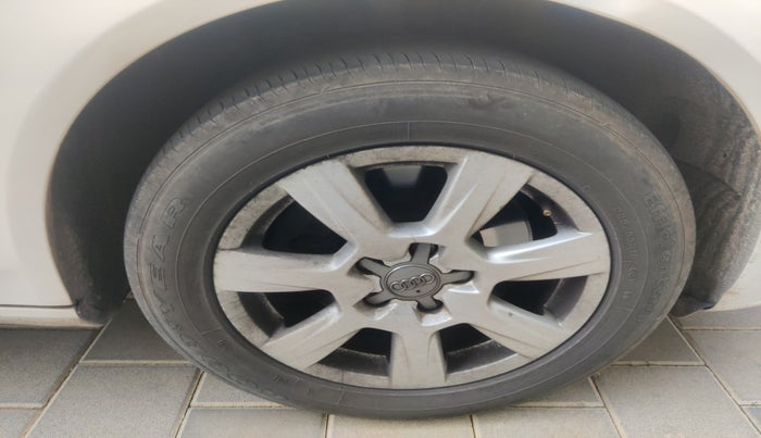 2012 Audi A4 1.8 TFSI, Petrol, Automatic, 1,20,339 km, tyre