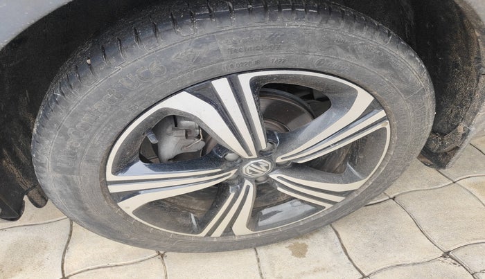 2022 MG ASTOR SHARP EX 1.5 MT, Petrol, Manual, 26,836 km, tyre