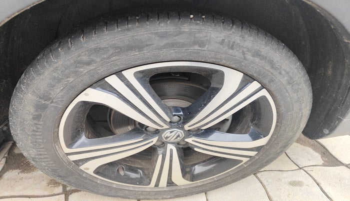 2022 MG ASTOR SHARP EX 1.5 MT, Petrol, Manual, 26,836 km, tyre