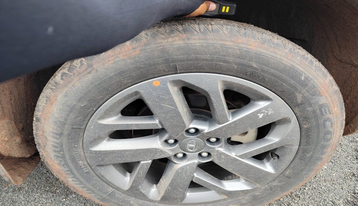 2021 Tata Safari XT PLUS, Diesel, Manual, 32,615 km, tyre