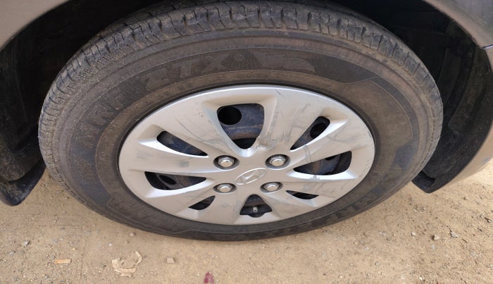 2012 Hyundai i10 SPORTZ 1.2 AT, Petrol, Automatic, 3,35,000 km, tyre