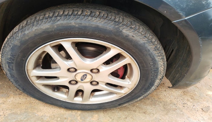 2010 Ford Figo TITANIUM 1.2 PETROL, Petrol, Manual, 53,632 km, tyre