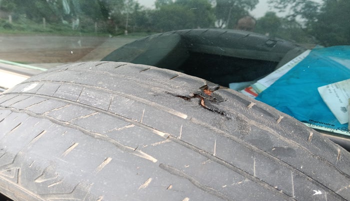 2021 Mahindra Bolero B4, Diesel, Manual, 1,02,802 km, tyre