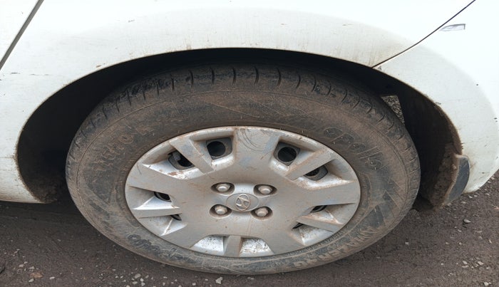 2012 Hyundai i20 MAGNA (O) 1.2, Petrol, Manual, 1,18,269 km, tyre