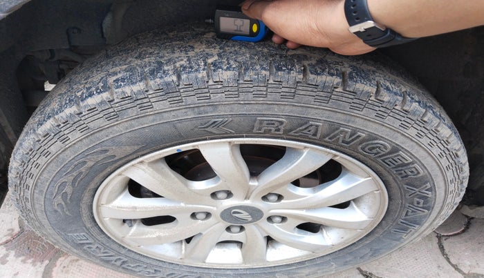 2018 Mahindra XUV500 W10, Diesel, Manual, 80,000 km, tyre