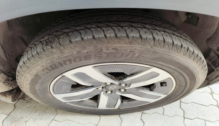 2024 Tata Safari ADVENTURE PLUS AT, Diesel, Automatic, 4,777 km, tyre